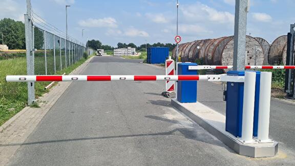 Standaard slagbooom MCS51 met centraal arm slagboom voor bedrijven bedrijven terrein